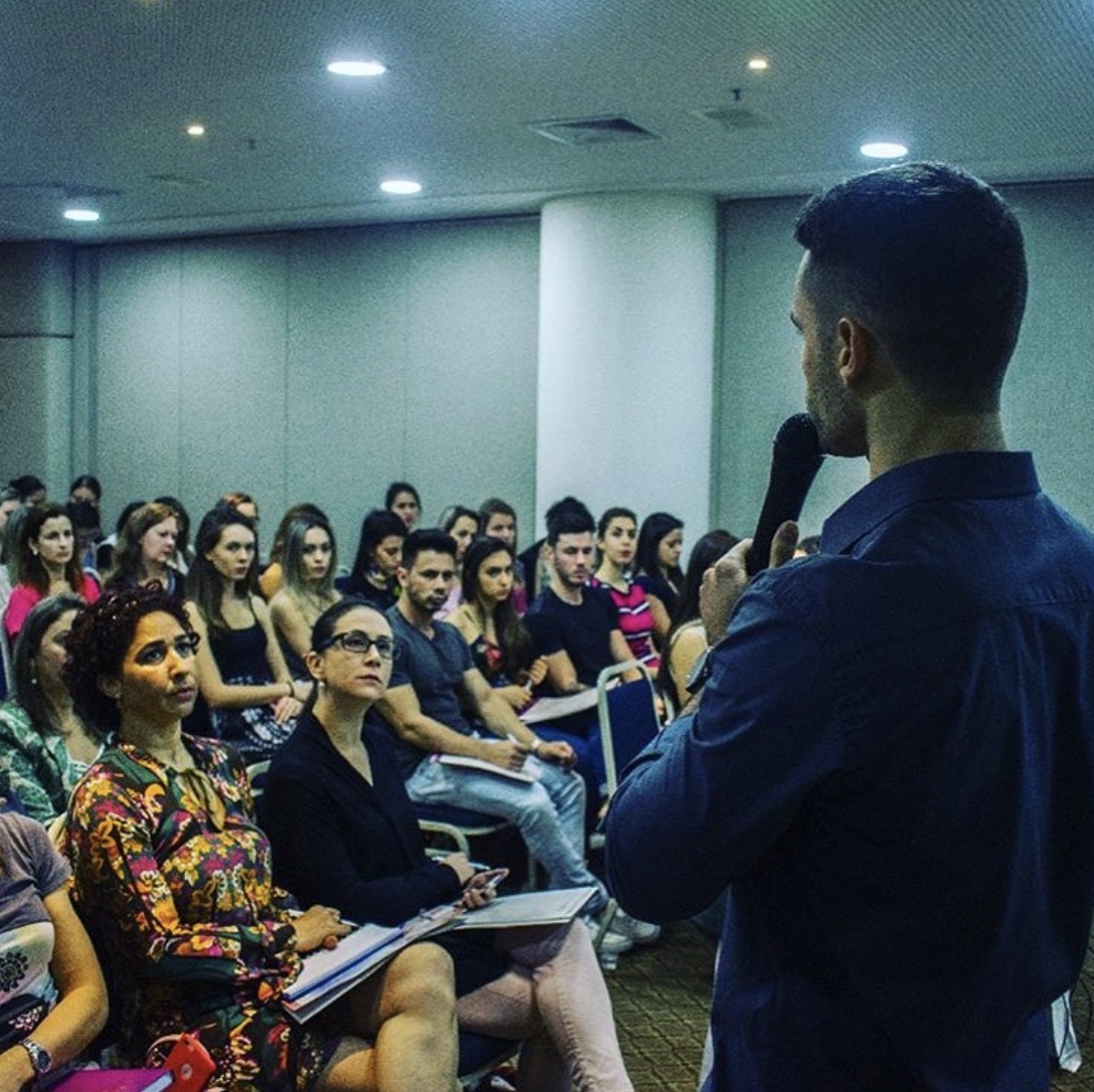 Braian Cordeiro em sala de aula